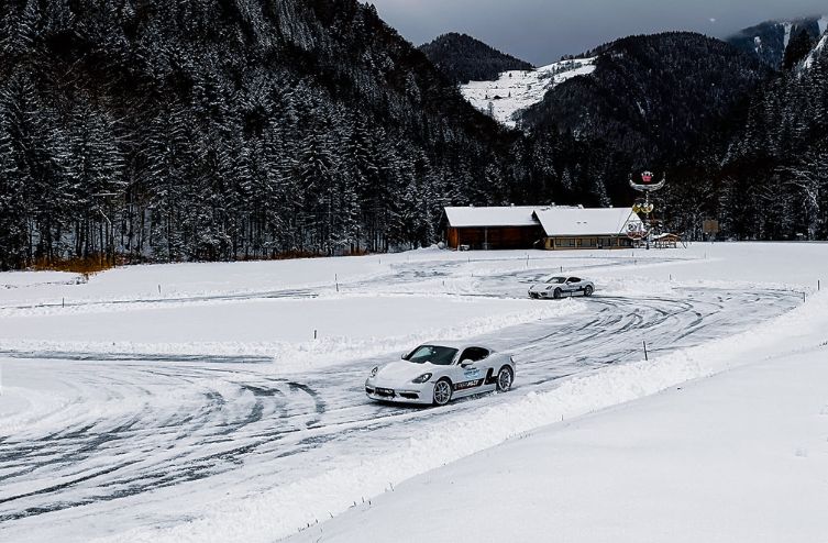 Stage de pilotage sur circuit glace